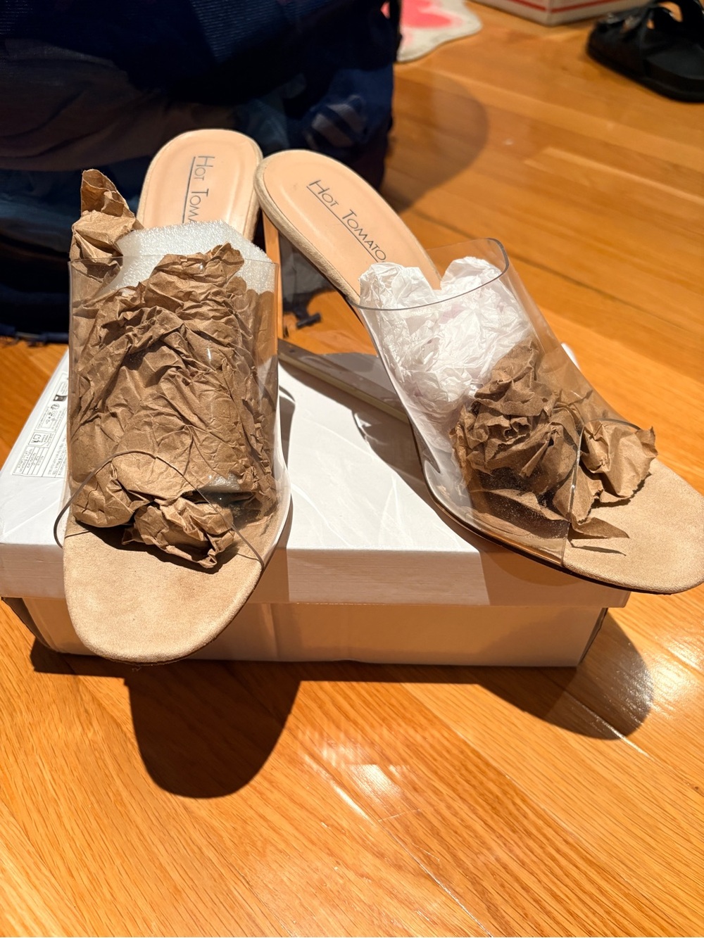 Hot Tomato Beige Clear Strap wedge 11w